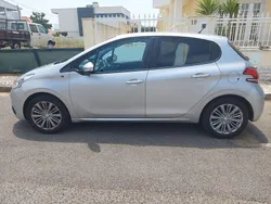 Usado 2016 Peugeot 208 Style Citadino | € 9.000 (Bom preço)