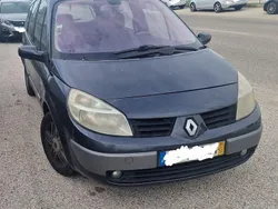 Usado 2005 Renault Grand Scénic II Monovolume | € 2.000