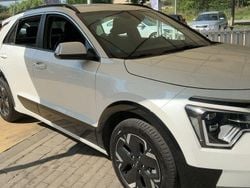Branco Usado 2023 Kia e-Niro SUV | € 28.500 (Preço justo)
