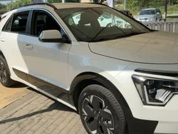 Branco Usado 2023 Kia e-Niro SUV | € 28.500 (Preço justo)