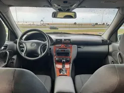 Usado 2001 Mercedes C220 Classic Sedan | € 5.000 (Bom preço)