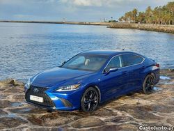 Azul Usado 2023 Lexus ES300H Sport Line Sedan | € 63.500