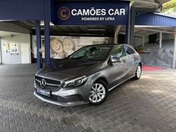 Cinza Usado 2018 Mercedes A180 Style | € 18.980 (Preço justo)