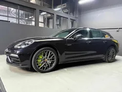 Preto Usado 2018 Porsche Panamera Turbo S Sport Turismo Sedan | € 97.800