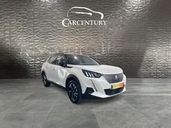 Branco Usado 2023 Peugeot e-2008 GT SUV | € 26.950 (Preço justo)