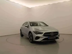 Prateado Usado 2025 Mercedes CLA200 AMG line Carrinha | € 49.990 (Bom preço)