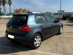 Usado 2004 VW Golf V Sedan | € 3.800