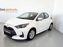 Branco Usado 2023 Toyota Yaris Comfort | € 18.750 (Preço justo)