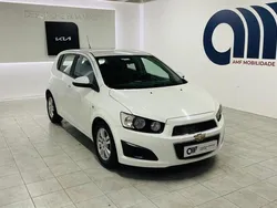 Branco Usado 2012 Chevrolet Aveo LS | € 6.990