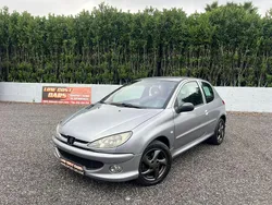 Cinzento Usado 2004 Peugeot 206 Citadino | € 3.250