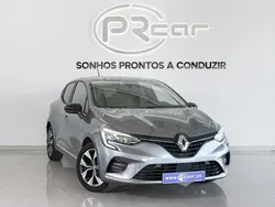 Cinzento metalizado Usado 2023 Renault Clio V Evolution Citadino | € 16.900 (Preço justo)