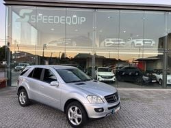 Cinza Usado 2007 Mercedes ML320 SUV | € 15.250