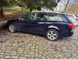 Azul Usado 2005 Audi A4 Carrinha | € 6.800