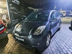 Cinza Usado 2011 Toyota Yaris Citadino | € 6.990 (Preço justo)