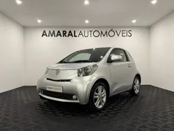 Cinza Usado 2009 Toyota iQ Citadino | € 8.900