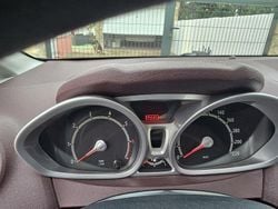 Usado 2009 Ford Fiesta Titanium Sedan | € 5.000 (Preço justo)