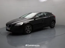 Preto Usado 2018 Volvo V40 Momentum Carrinha | € 18.990 (Preço justo)
