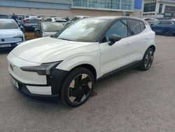 Branco Usado 2024 Volvo EX30 Plus SUV | € 39.990 (Preço elevado)