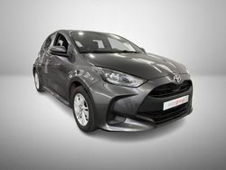 Cinza Usado 2022 Toyota Yaris Hybrid Comfort | € 16.990 (Preço justo)