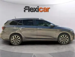 Cinza Usado 2020 Fiat Tipo Lounge Sedan | € 12.490 (Preço justo)