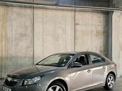 Cinzento Usado 2009 Chevrolet Cruze Sedan | € 6.250 (Preço justo)