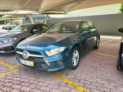 Azul Usado 2019 Mercedes A180 Style | € 25.950 (Preço justo)