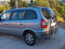 Cinzento Usado 2004 Opel Zafira Monovolume | € 3.400