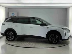 Branco Usado 2024 Peugeot 5008 GT Monovolume | € 39.700