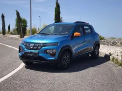 Azul Usado 2022 Dacia Spring Comfort Plus Citadino | € 11.890 (Preço justo)
