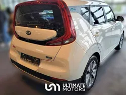 Vermelho Usado 2021 Kia Soul EV SUV | € 22.950 (Preço justo)