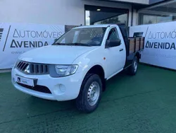 Branco Usado 2009 Mitsubishi L200 Pickup | € 18.000 (Preço justo)