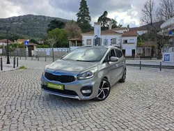 Cinzento Usado 2018 Kia Carens Monovolume | € 17.950 (Preço justo)