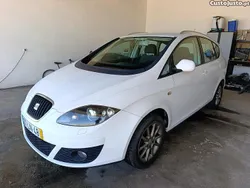 Branco Usado 2011 Seat Altea XL Monovolume | € 2.500