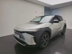 Cinza (pintura metalizada especial) Usado 2024 Toyota bZ4X Lounge SUV | € 46.000