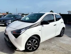 Branco Usado 2019 Toyota Aygo X-cite Citadino | € 9.950 (Preço justo)