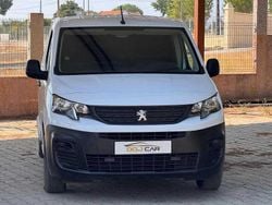 Branco Usado 2022 Peugeot Partner Premium Monovolume | € 13.990 (Bom preço)