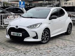 Branco Usado 2021 Toyota Yaris Hybrid Citadino | € 18.990 (Caro)