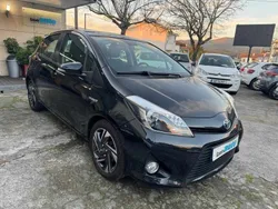 Preto Usado 2012 Toyota Yaris Hybrid Citadino | € 10.990 (Preço justo)