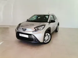Cinza (pintura metalizada) Usado 2023 Toyota Aygo X-play Citadino | € 16.750 (Preço justo)