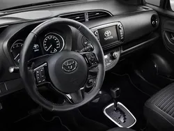 Cinza Usado 2018 Toyota Yaris Hybrid Active | € 12.990 (Bom preço)