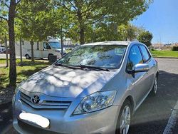 Cinzento Usado 2010 Toyota Auris Active Sedan | € 6.500