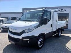 Branco Usado 2015 Iveco Daily | € 23.900