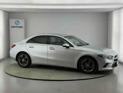 Cinzento Usado 2020 Mercedes 180 Sedan | € 26.990 (Bom preço)