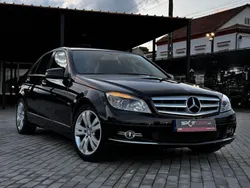 Preto Usado 2009 Mercedes C220 Avantgarde Sedan | € 14.890