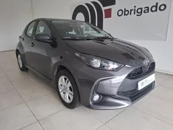 Cinza Usado 2024 Toyota Yaris Hybrid Comfort | € 24.690 (Preço elevado)