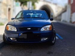 Usado 2000 Ford Fiesta Sedan | € 1.000