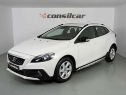 Branco Usado 2015 Volvo V40 CC Momentum Carrinha | € 14.980 (Preço justo)