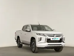 Branco Usado 2022 Mitsubishi L200 Intense Pickup | € 33.490 (Preço justo)