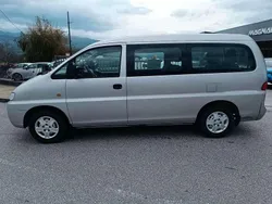 Cinza Usado 2004 Hyundai H-1 Monovolume | € 7.500