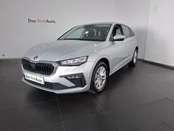Cinzento Usado 2024 Skoda Scala Citadino | € 21.290 (Preço justo)